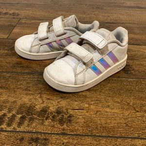Adidas toddler girls size 8 irredentist Velcro Sneakers